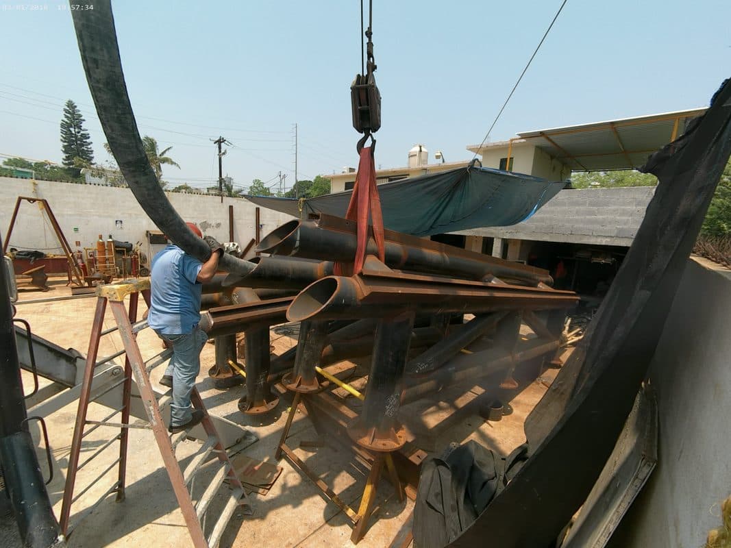 Izaje de estructura tubular industrial FITA